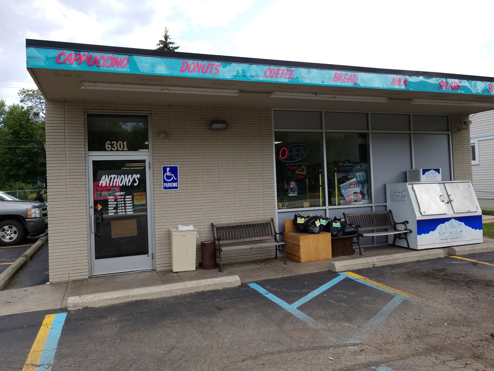 Anthony's Pizza & Party in Waterford Township