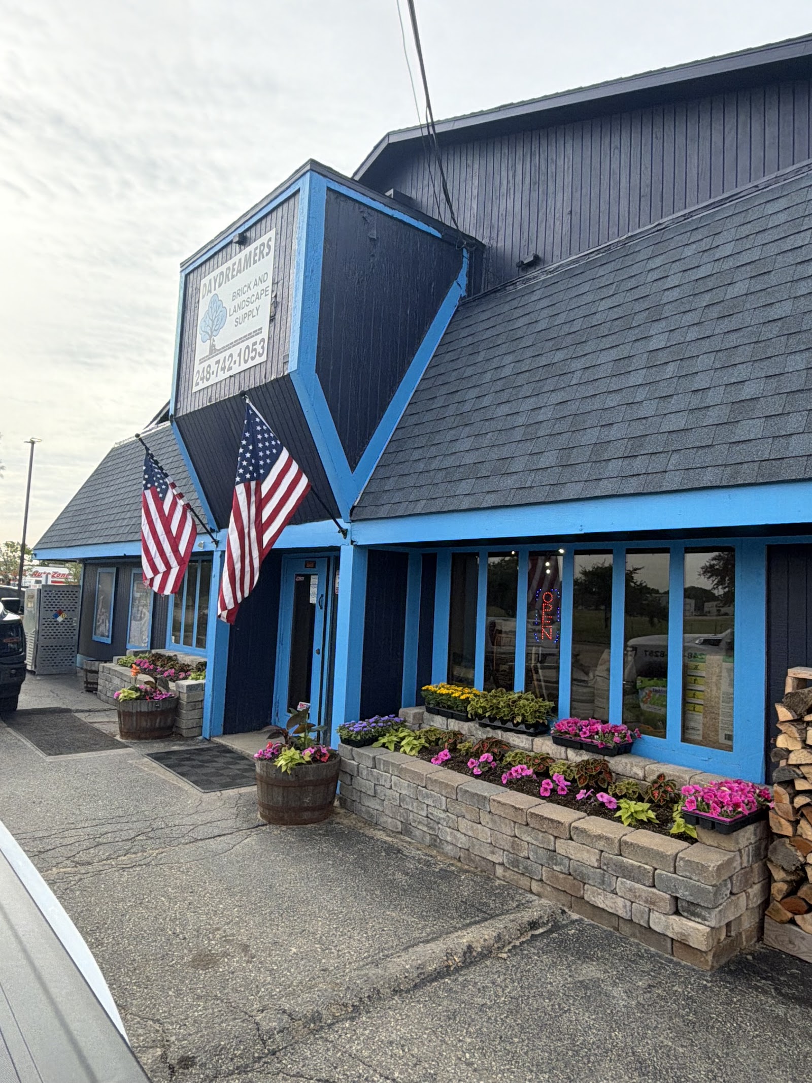 Daydreamers Brick and Landscape Supply — photo