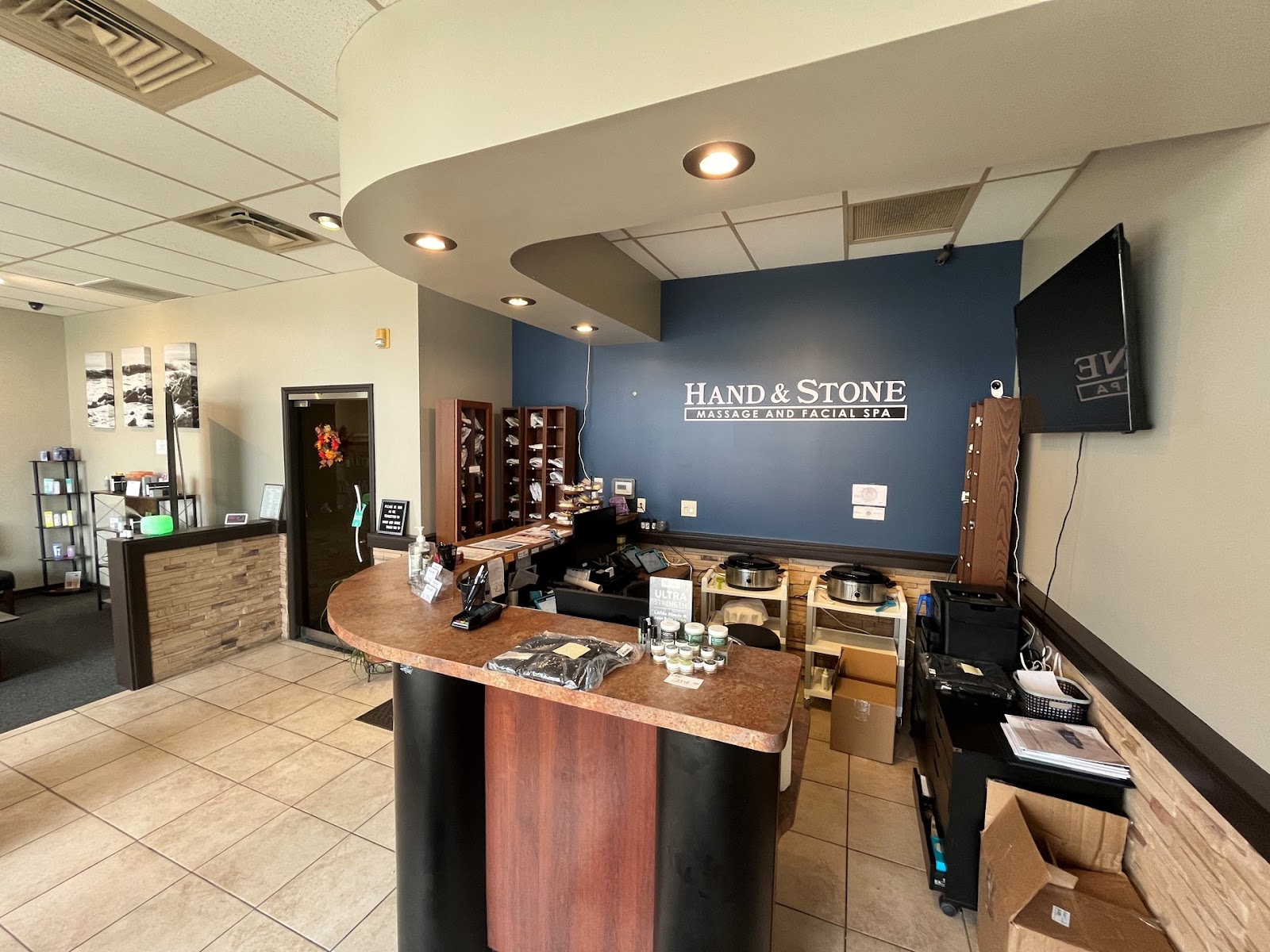 Hand & Stone Massage and Facial Spa in Waterford Township