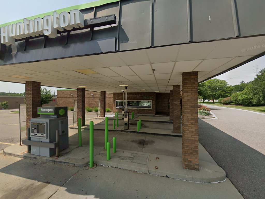 Huntington Bank in Waterford Township