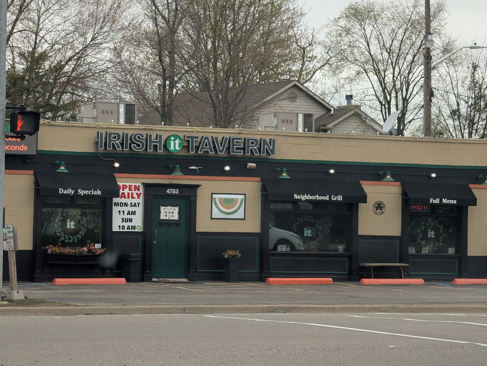 Irish Tavern Waterford in Waterford Township