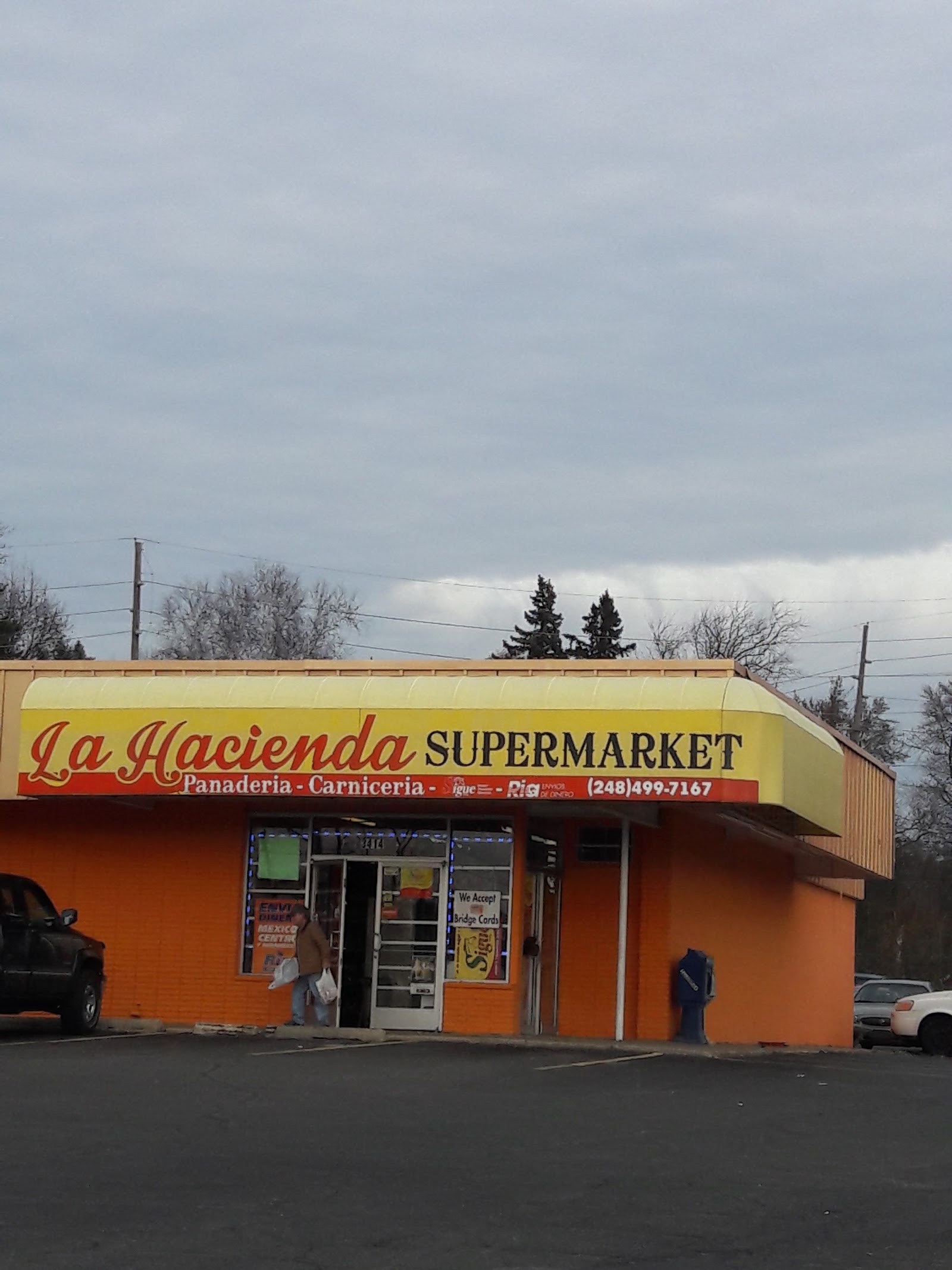 La Hacienda Supermarket in Waterford Township