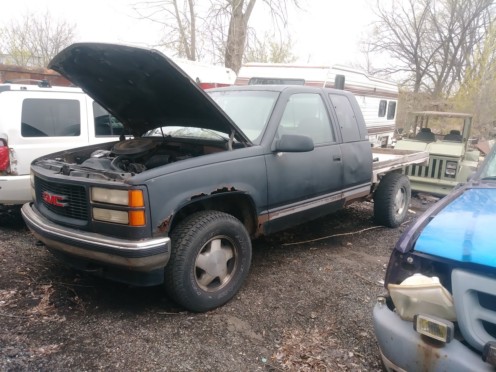 Mack's Auto Wholesale in Waterford Township