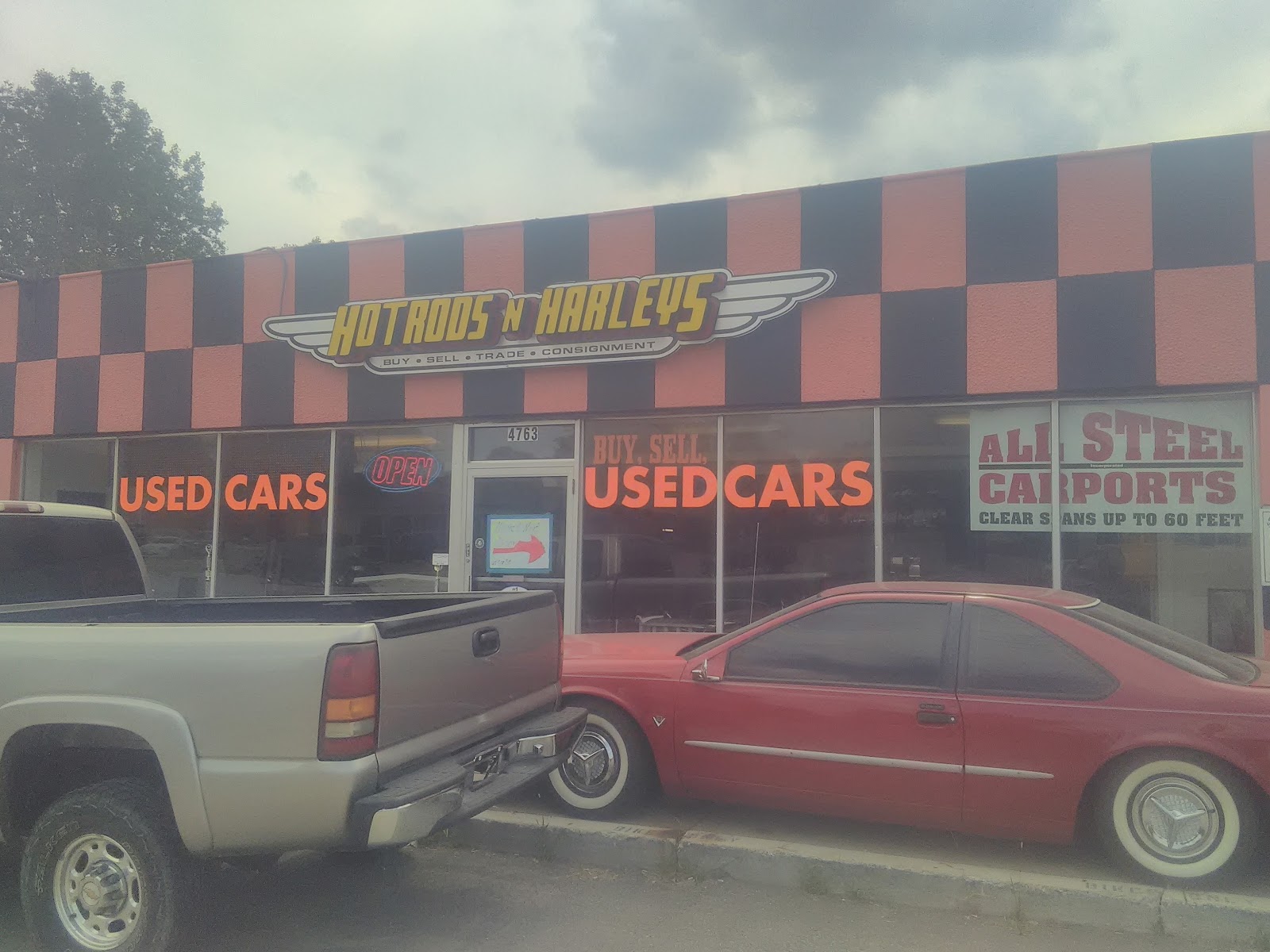 Macks Auto Sales in Waterford Township
