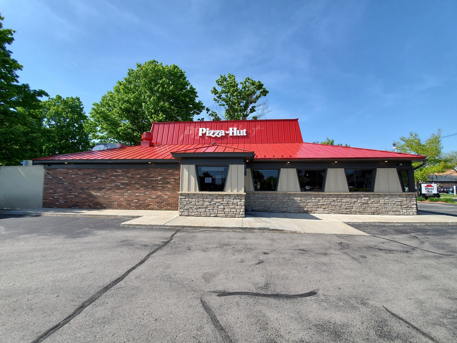 Pizza Hut in Waterford Township