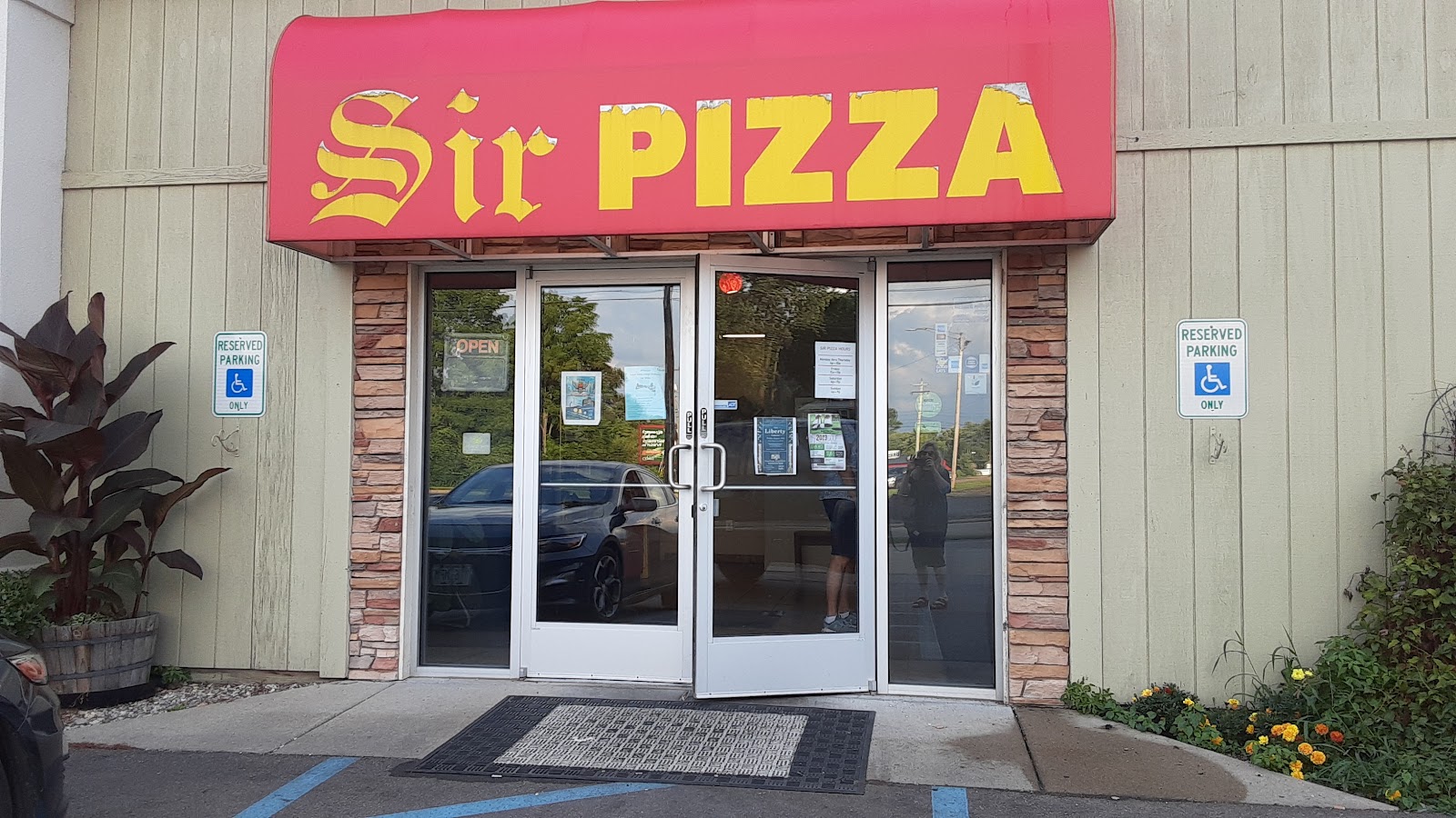 Sir Pizza in Waterford Township